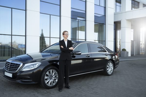 elegant-uber-driver-giving-taxi-ride